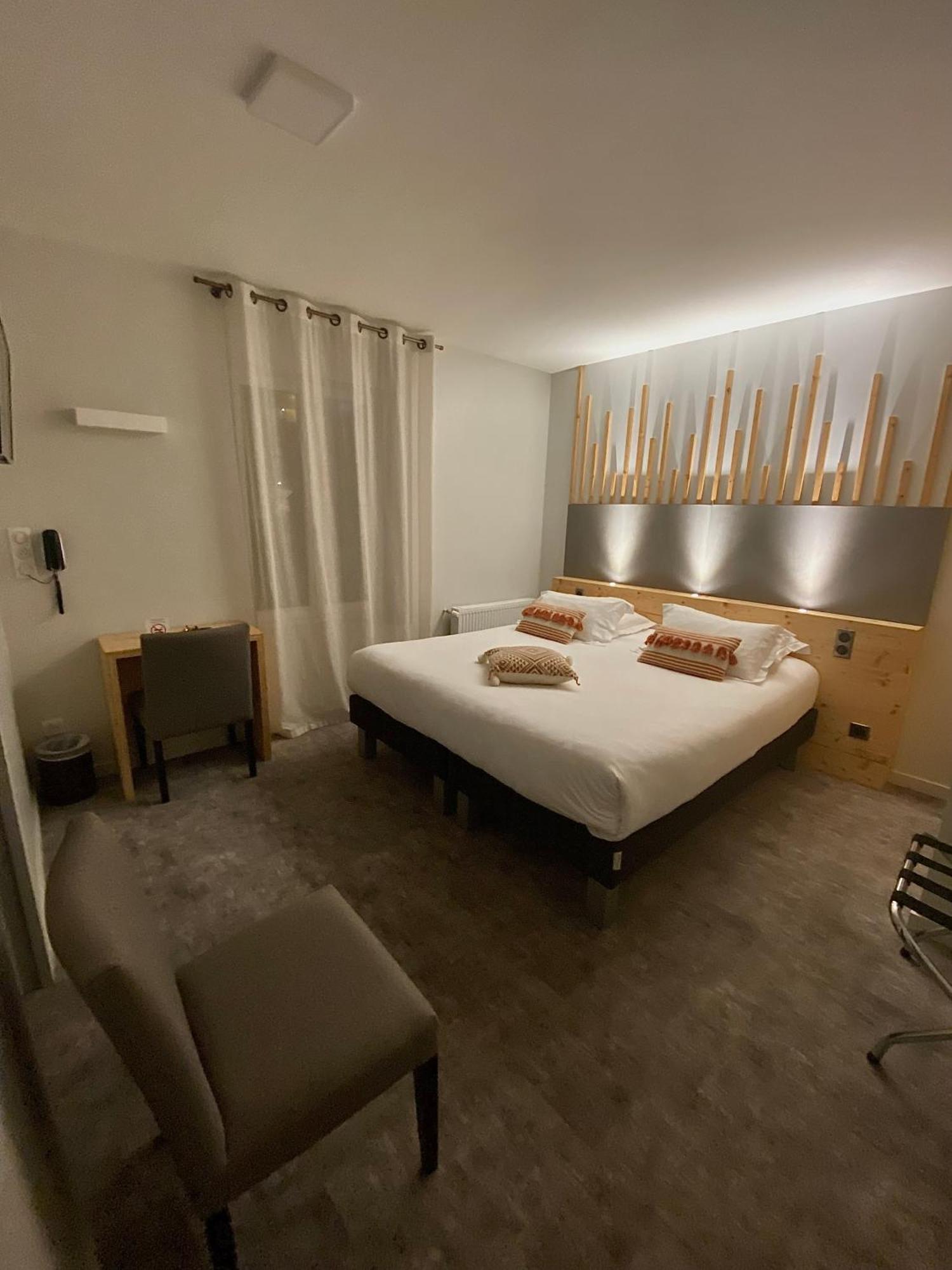 Le Castelet Hotel Le Mont-Dore Buitenkant foto